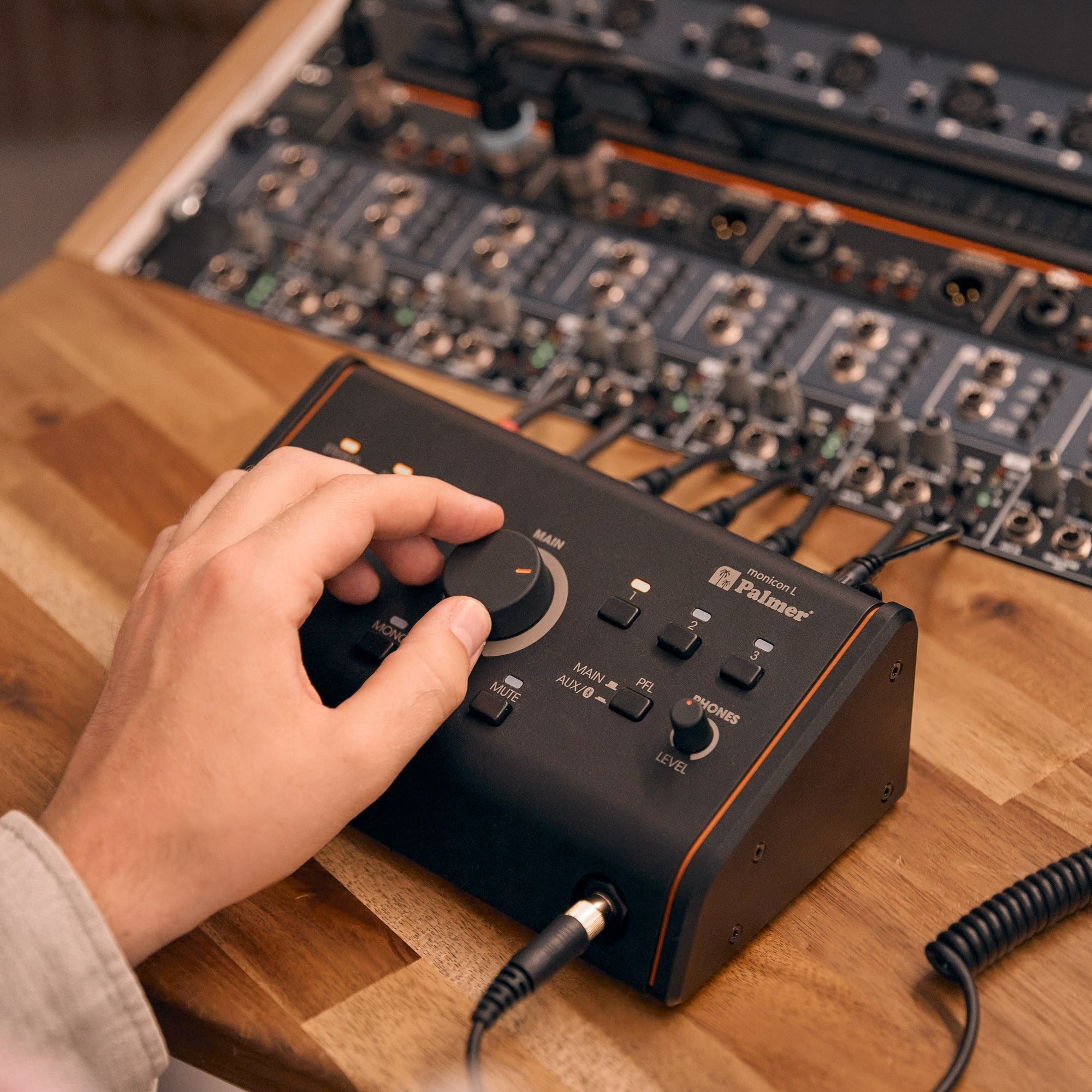 Palmer MONICON L G2 | Monitor Controller with Bluetooth, AUX & XLR | 3 Inputs, 3 Outputs, Headphone & PFL