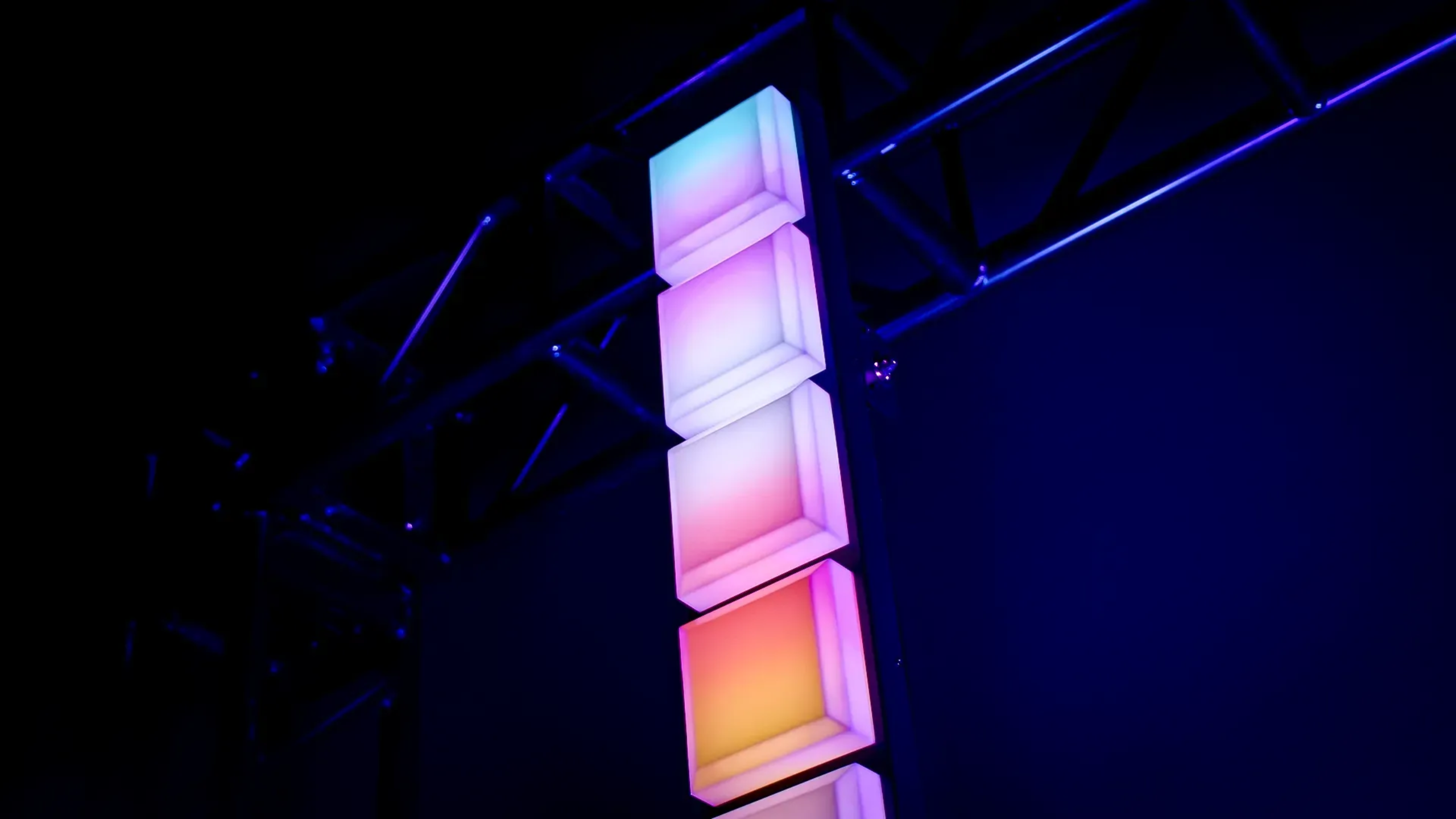 Blizzard Lighting InfiniPix Lil Spektro | Pixel-Mappable RGB Tower | 196 LEDs & Silent Fanless Design