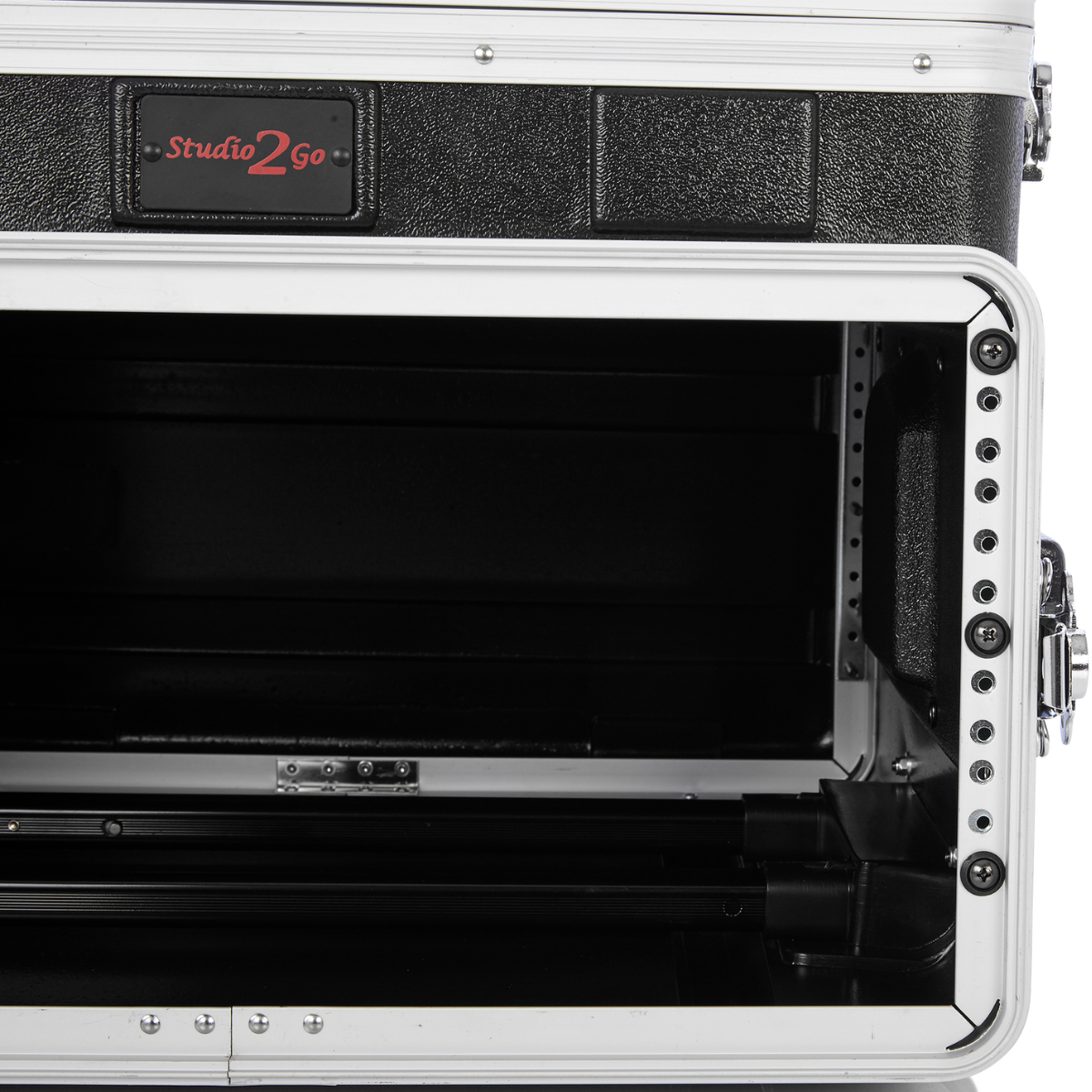 Gator GRC-STUDIO4GO-W | 4U Rack Case with Laptop Compartment | ATA Molded Case with Wheels