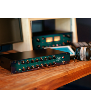 Tegeler Classic Equalizer EQP 1 | Passive Tube Equalizer with Vintage EQ Curves | Transformer Balanced Analog Tone Shaping