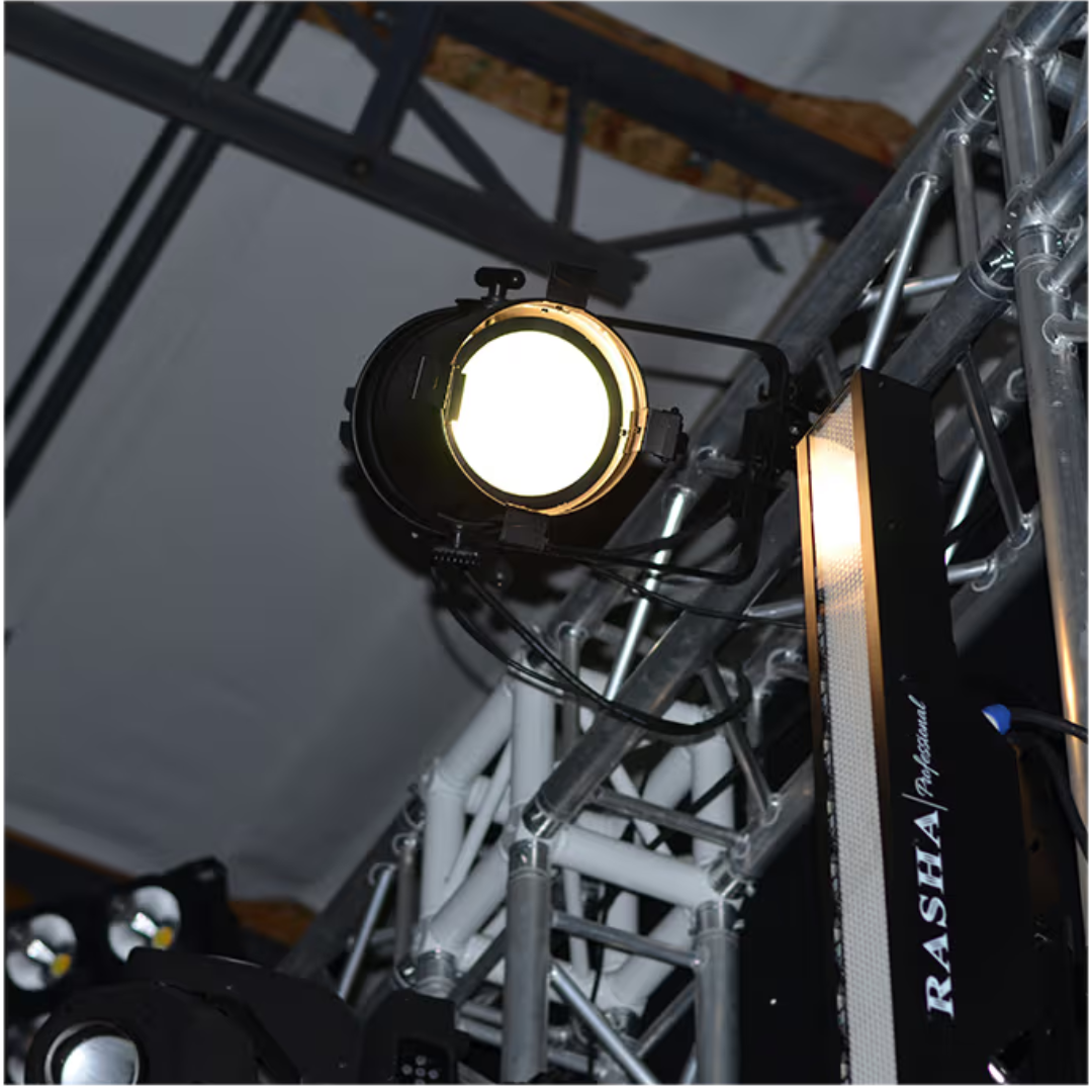 Rasha Zum Cob | 100W COB Par - 3000K Tungsten Look | 9º–30º Manual Zoom Beam