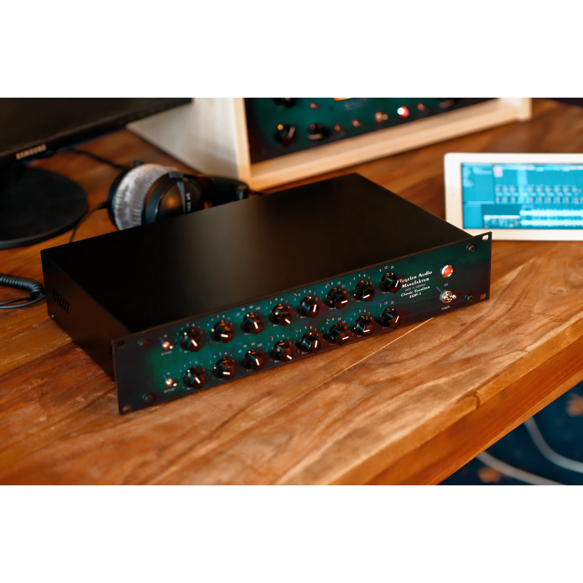 Tegeler Classic Equalizer EQP 1 | Passive Tube Equalizer with Vintage EQ Curves | Transformer Balanced Analog Tone Shaping