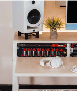 Wavebone Headquarter | Light Wood Studio Workstation Desk | 9U Rack Space with Z Shaped Keyboard Stand