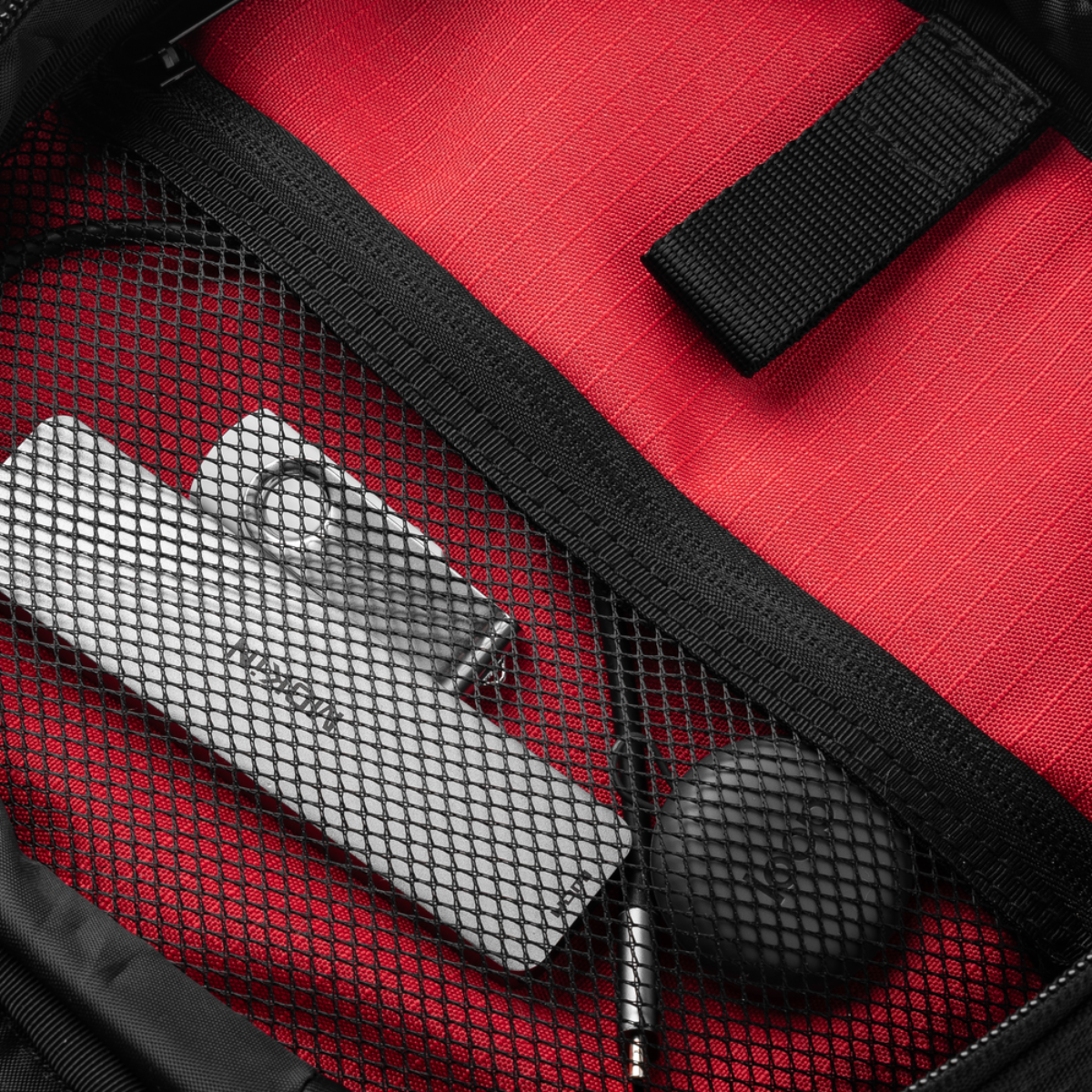 Gator G-ICON-HDPH | Headphone Protection Bag | Semi-Rigid Travel Storage