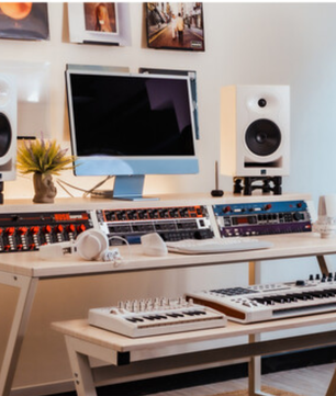 Wavebone Headquarter | Light Wood Studio Workstation Desk | 9U Rack Space with Z Shaped Keyboard Stand