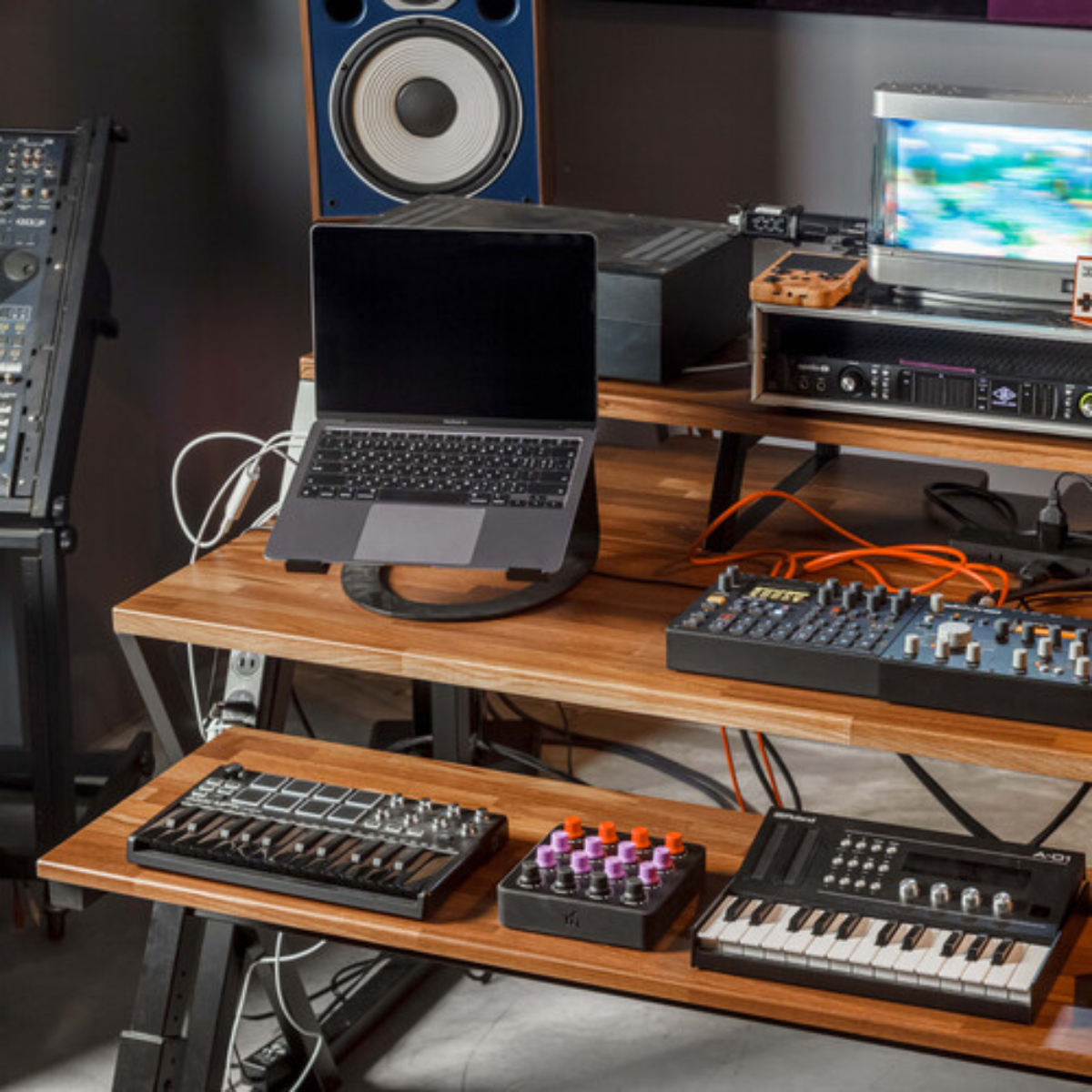 Wavebone Headquarter | Woodgrain Studio Workstation Desk | 9U Rack Space with Keyboard Stand