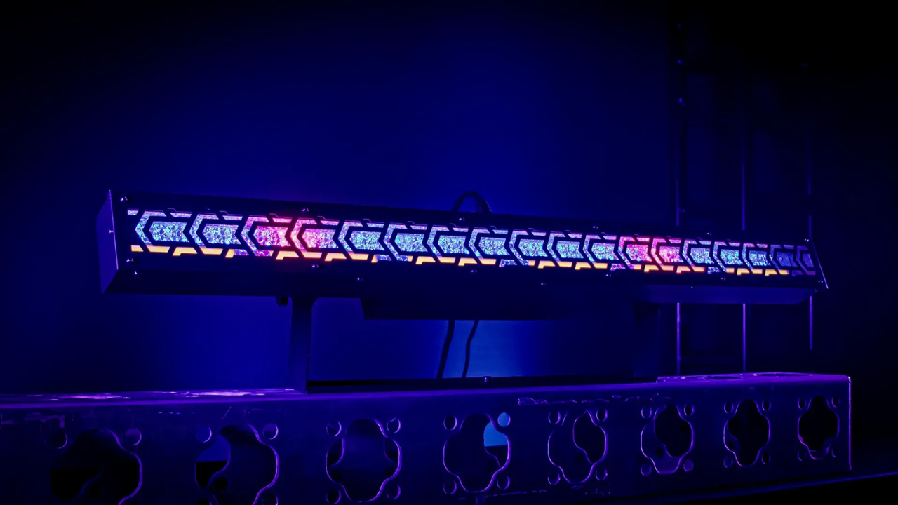Blizzard Lighting Lux Reactor | 1m WW Strobe Bar with RGB Aura | 6x60W + 440 RGB LEDs