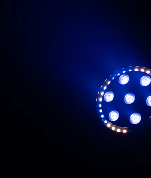 Eliminator LP 8R | 7x8W RGBW Flat Par + LED Ring | DMX & Remote with 38-Channel Mode