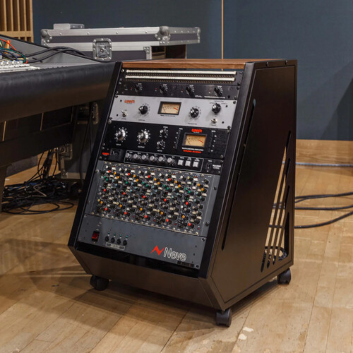 Wavebone Fin 13U Rackmount Case Wood | 13U Angled Rack | Studio Equipment Case