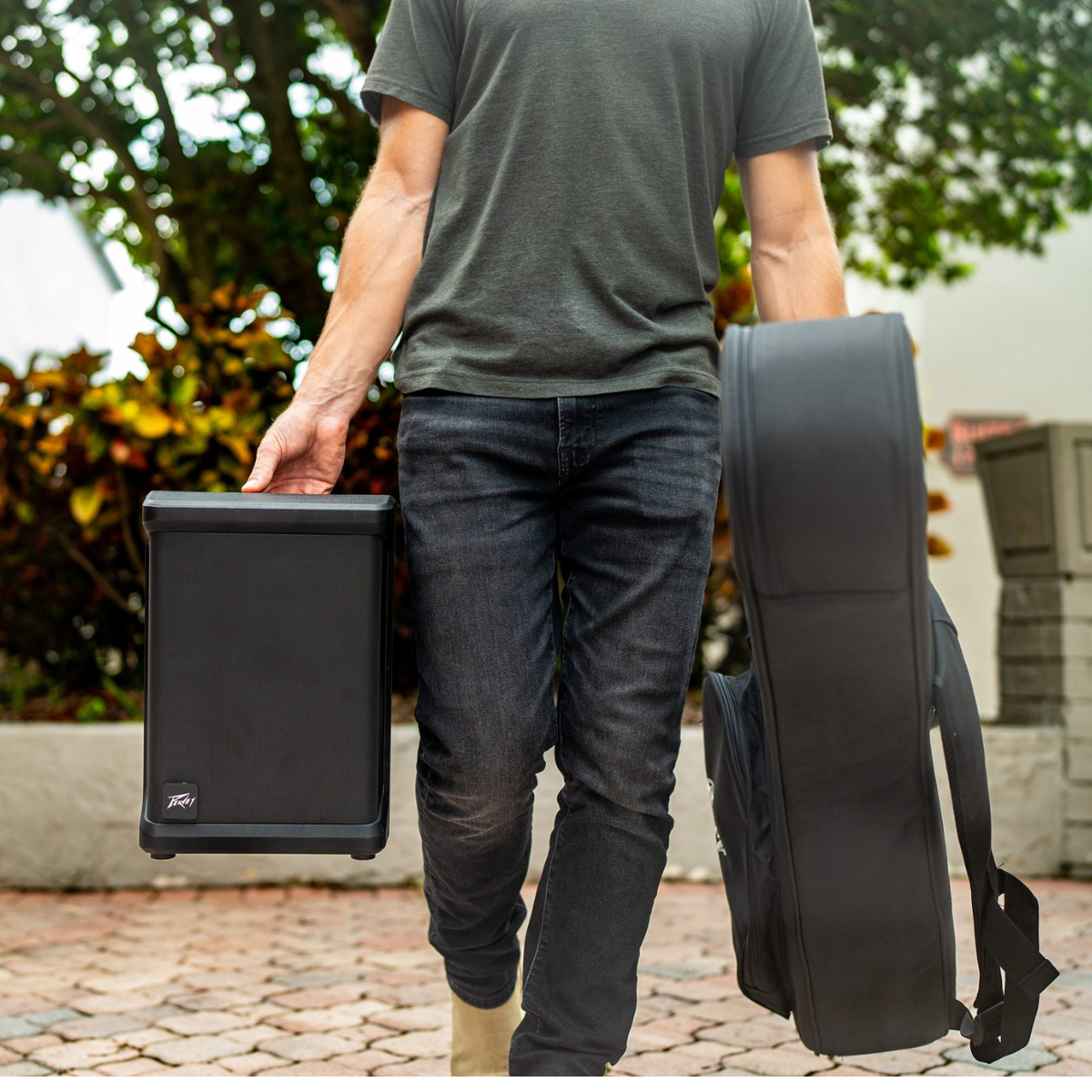 Peavey Solo Portable PA | 200W Battery-Powered System | Bluetooth Busking Speaker