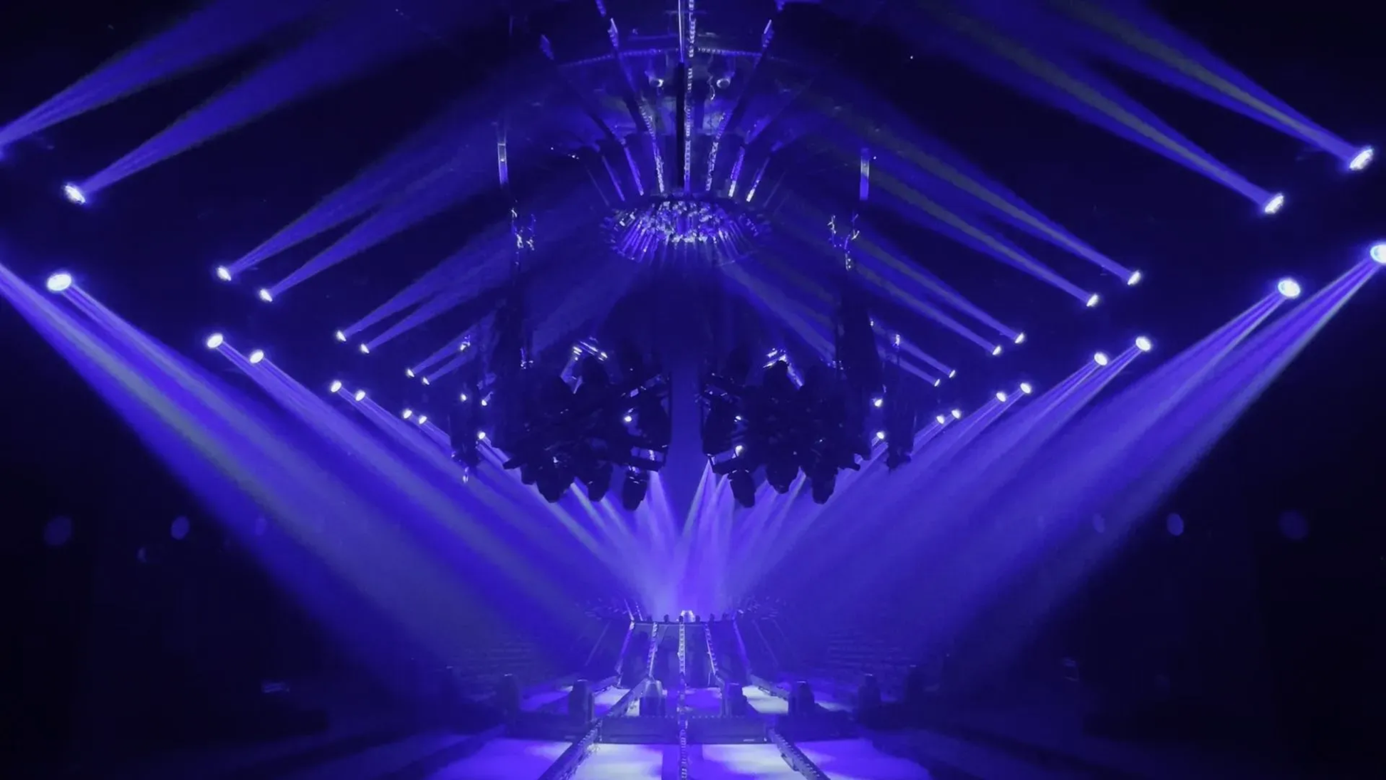 Blizzard Lighting Typhon IP Kaleido | 7x60W RGBW LED Zoom Wash | IP66 Rated with Pixel Control & Art-Net