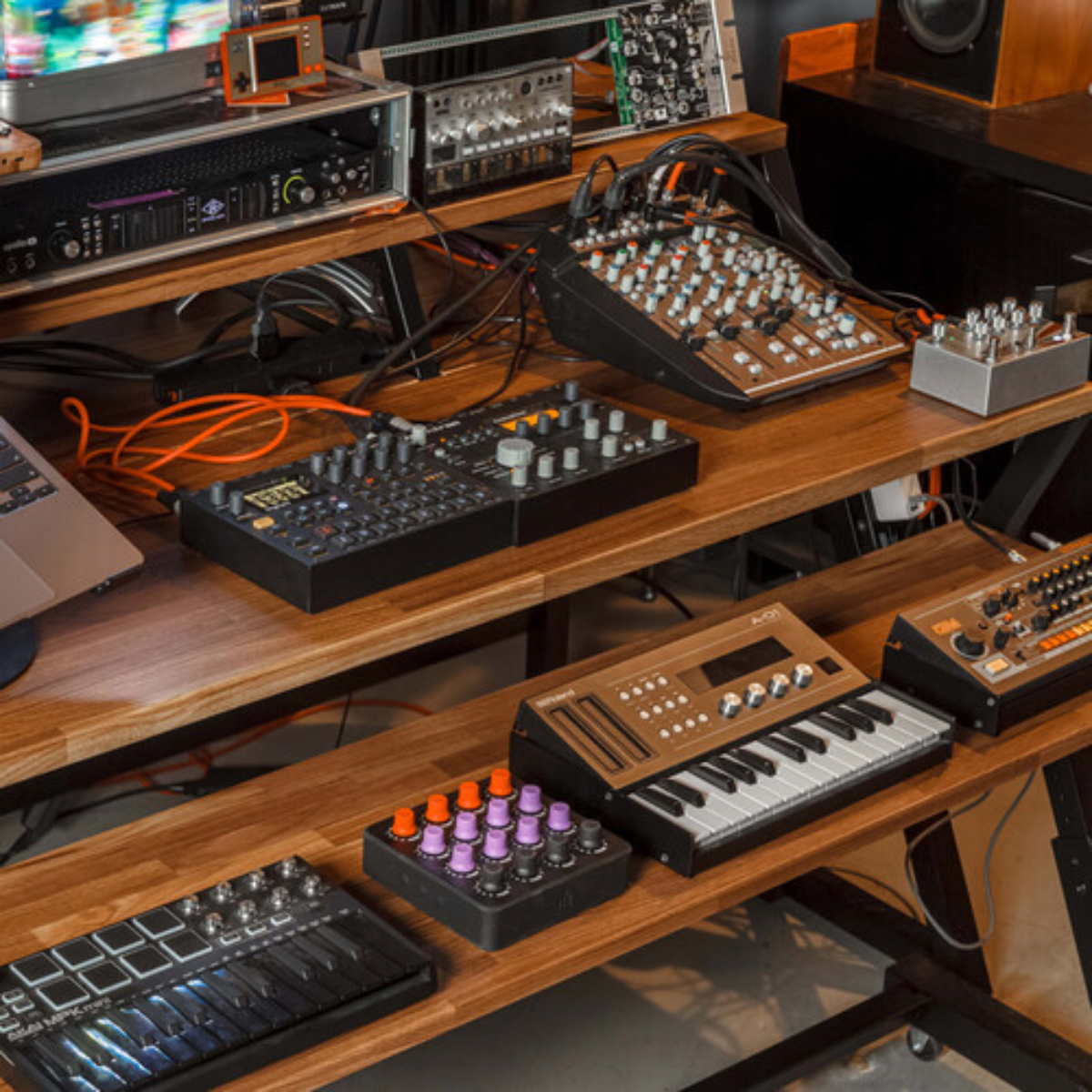 Wavebone Headquarter | Woodgrain Studio Workstation Desk | 9U Rack Space with Keyboard Stand