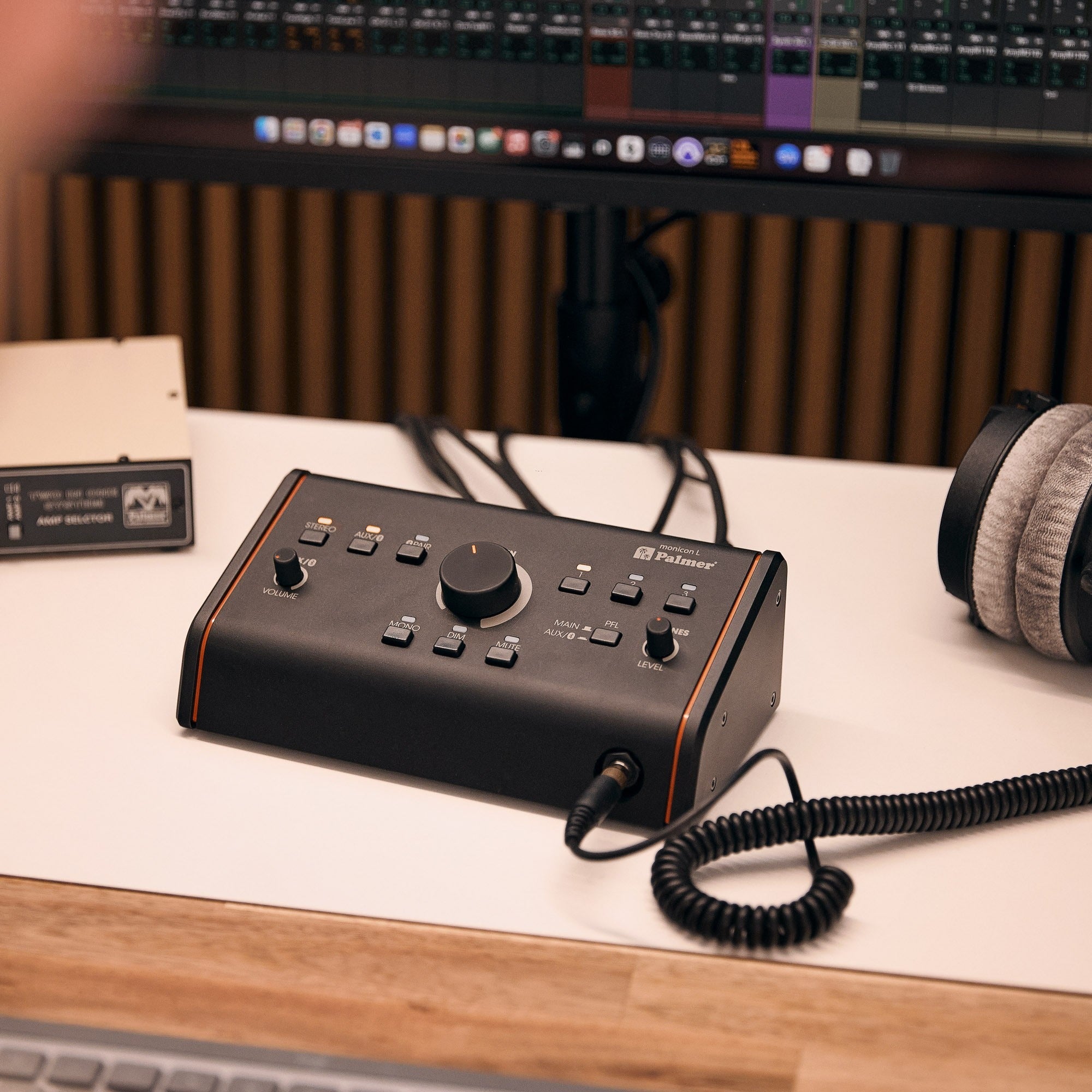 Palmer MONICON L G2 | Monitor Controller with Bluetooth, AUX & XLR | 3 Inputs, 3 Outputs, Headphone & PFL